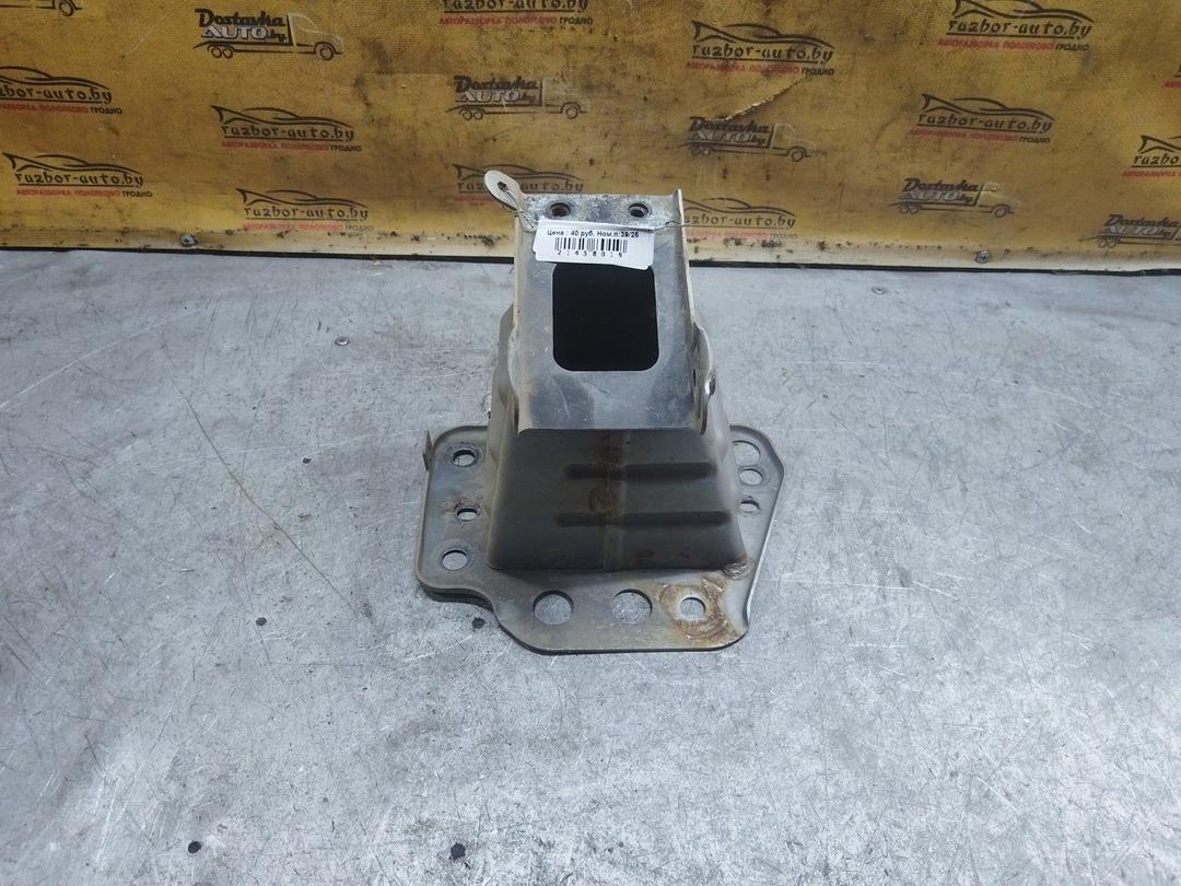 Кронштейн усилителя бампера переднего (Домик) XPK4H0 Opel Vectra купить в магазине запчастей бу