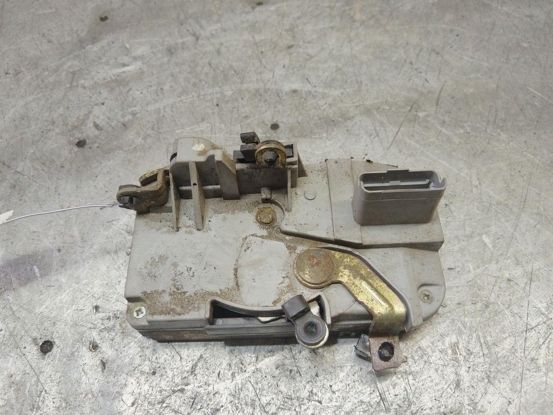 Замок двери передней левой P9KI47 Peugeot 406 купить