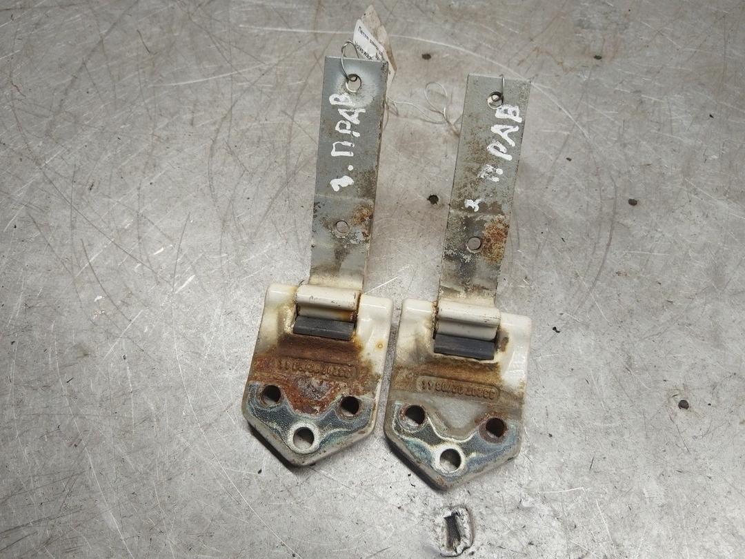 Петля двери задней правой B9N337 Volkswagen Caddy - Фото 2