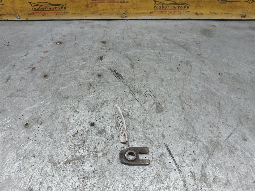 Скоба (кронштейн) крепления форсунки 5XL8I3 Nissan Note купить