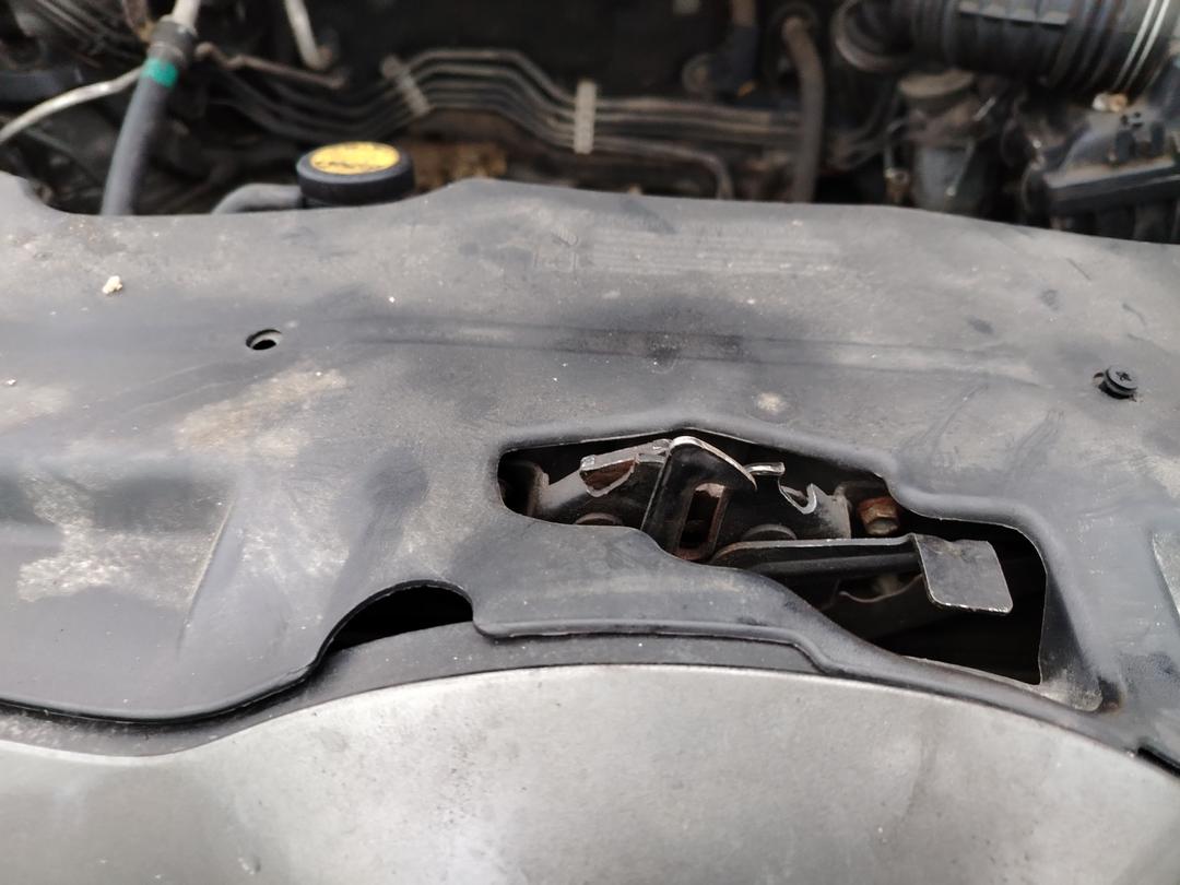 Замок капота 61Y160 Toyota Corolla Verso