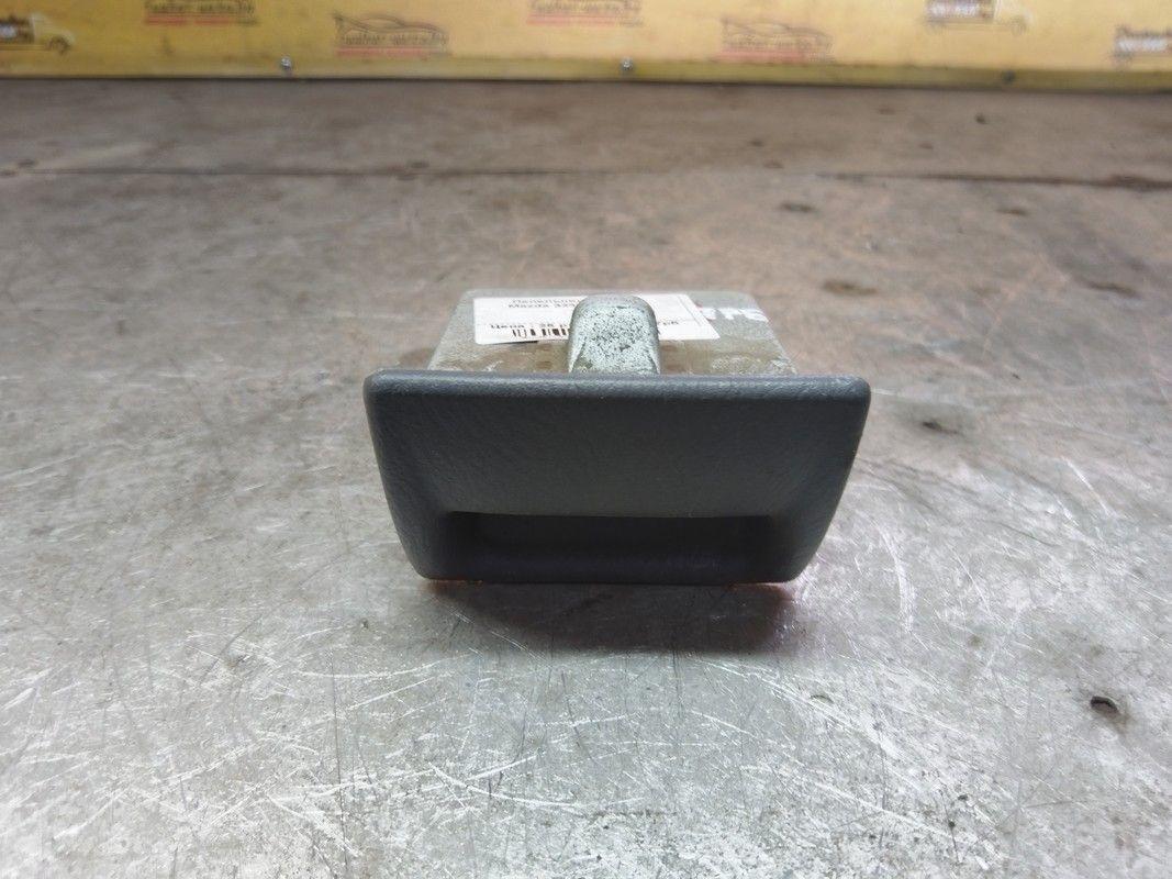 Пепельница YBT6IV Mazda 323F - Фото 1