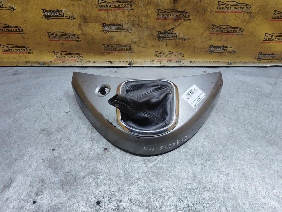 Рамка (накладка) рычага КПП 8B8MV6 Mitsubishi Grandis