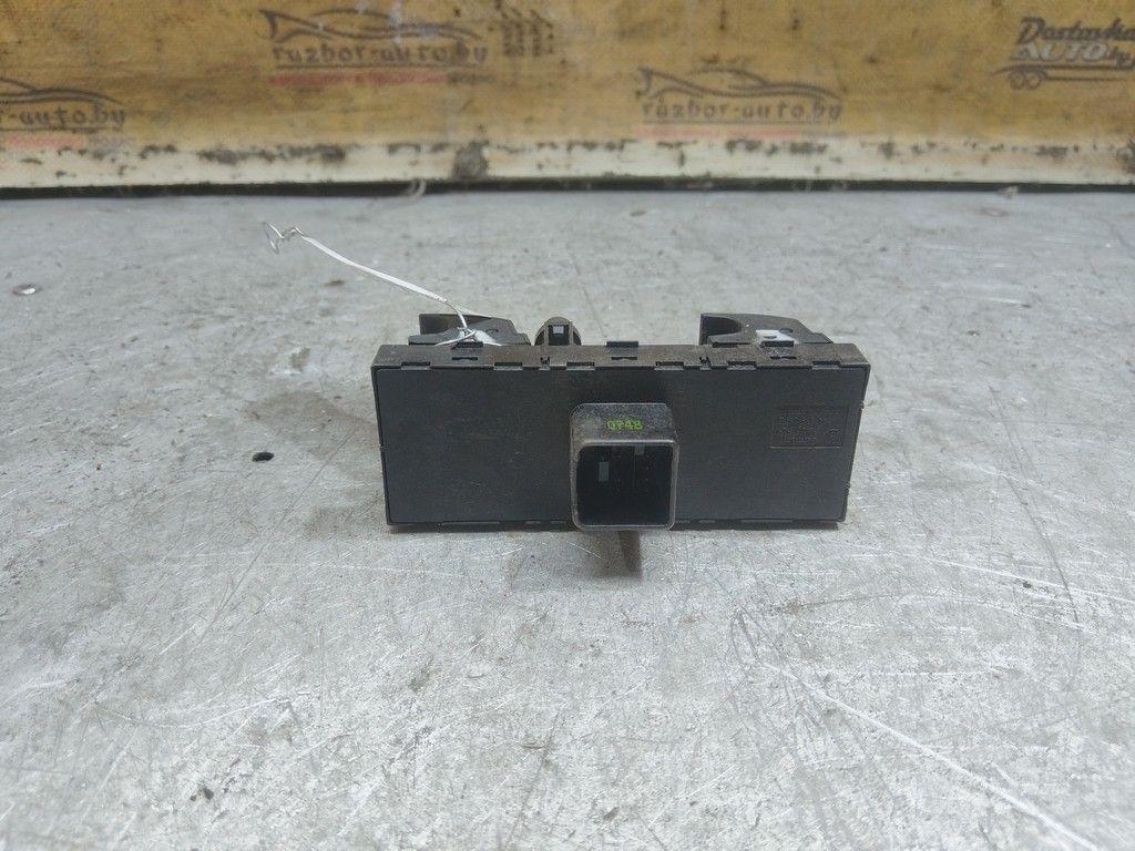 Блок управления стеклоподъемниками D5QPOV Volkswagen Jetta - Фото 2