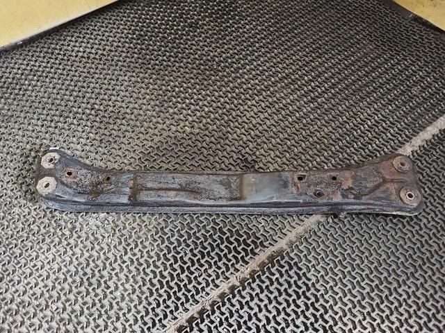 Балка под КПП E03KCB Hyundai Lantra