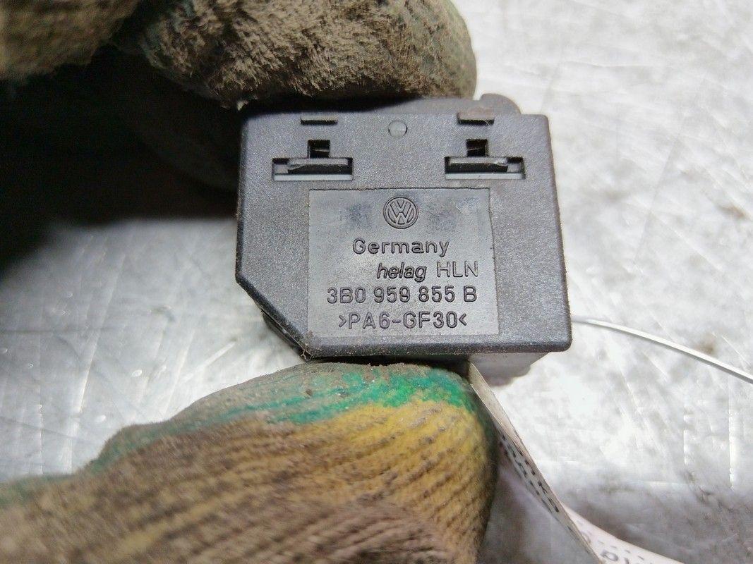 Кнопка стеклоподъемника заднего левого 6HOWKG Volkswagen Golf - Фото 3