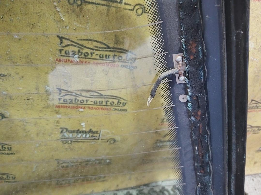 Стекло заднее FUYRZZ Audi A4 купить в магазине запчастей бу