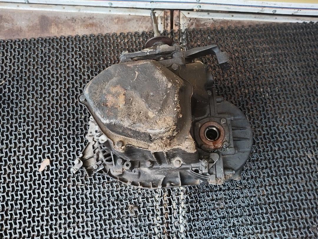 КПП механическая (МКПП) 5-ступенчатая E3EBA3 Citroen Xantia undefined