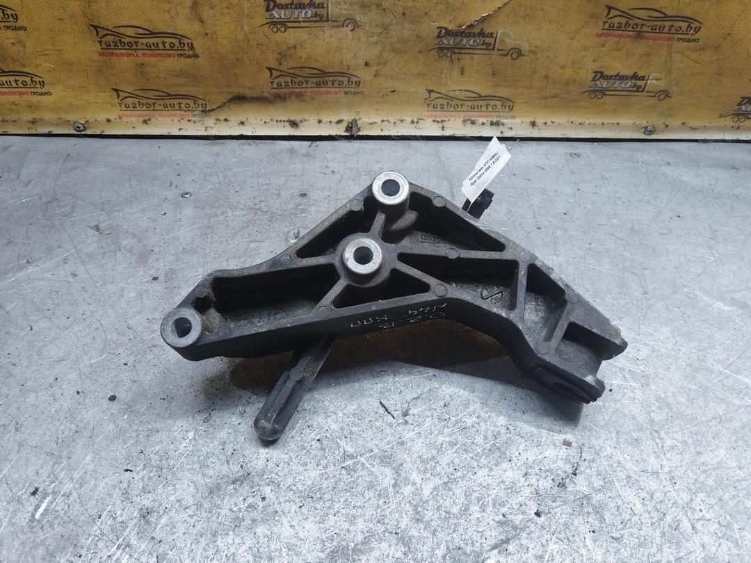 Кронштейн КПП H3E0IJ Opel Zafira