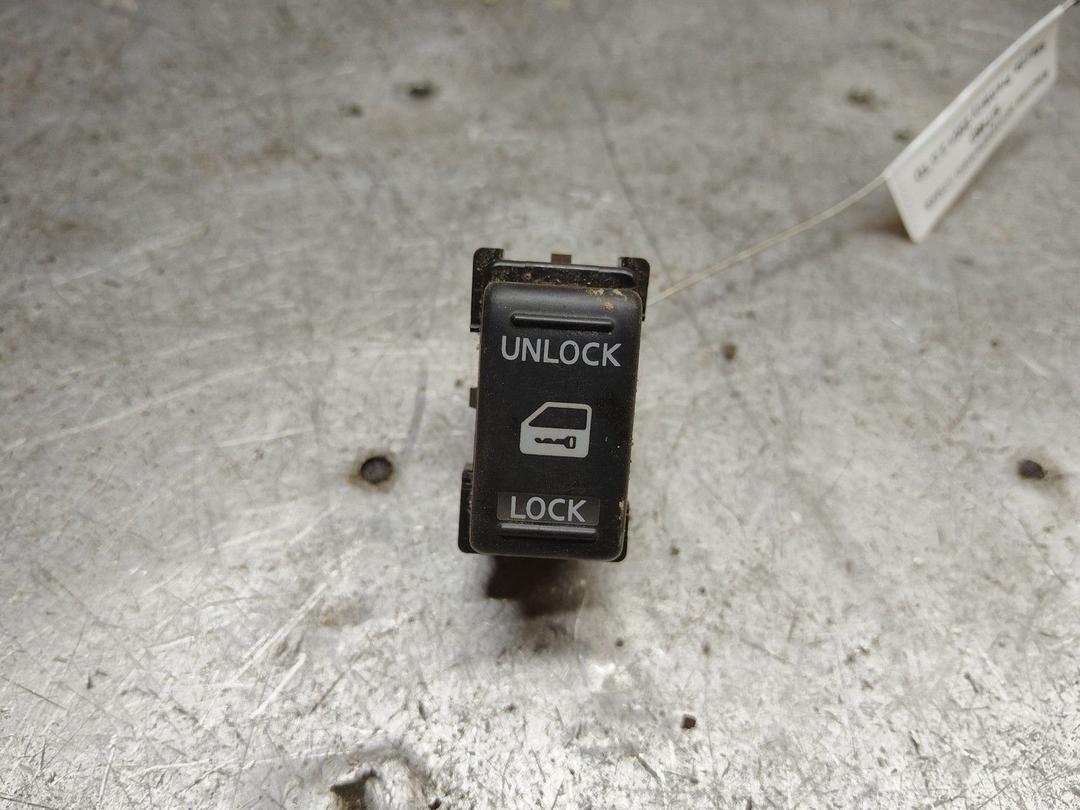 Кнопка центрального замка 6I746D Mazda Premacy - Фото 1