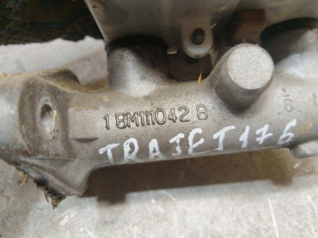 Цилиндр тормозной главный L7JPOQ Hyundai Trajet купить в магазине запчастей бу