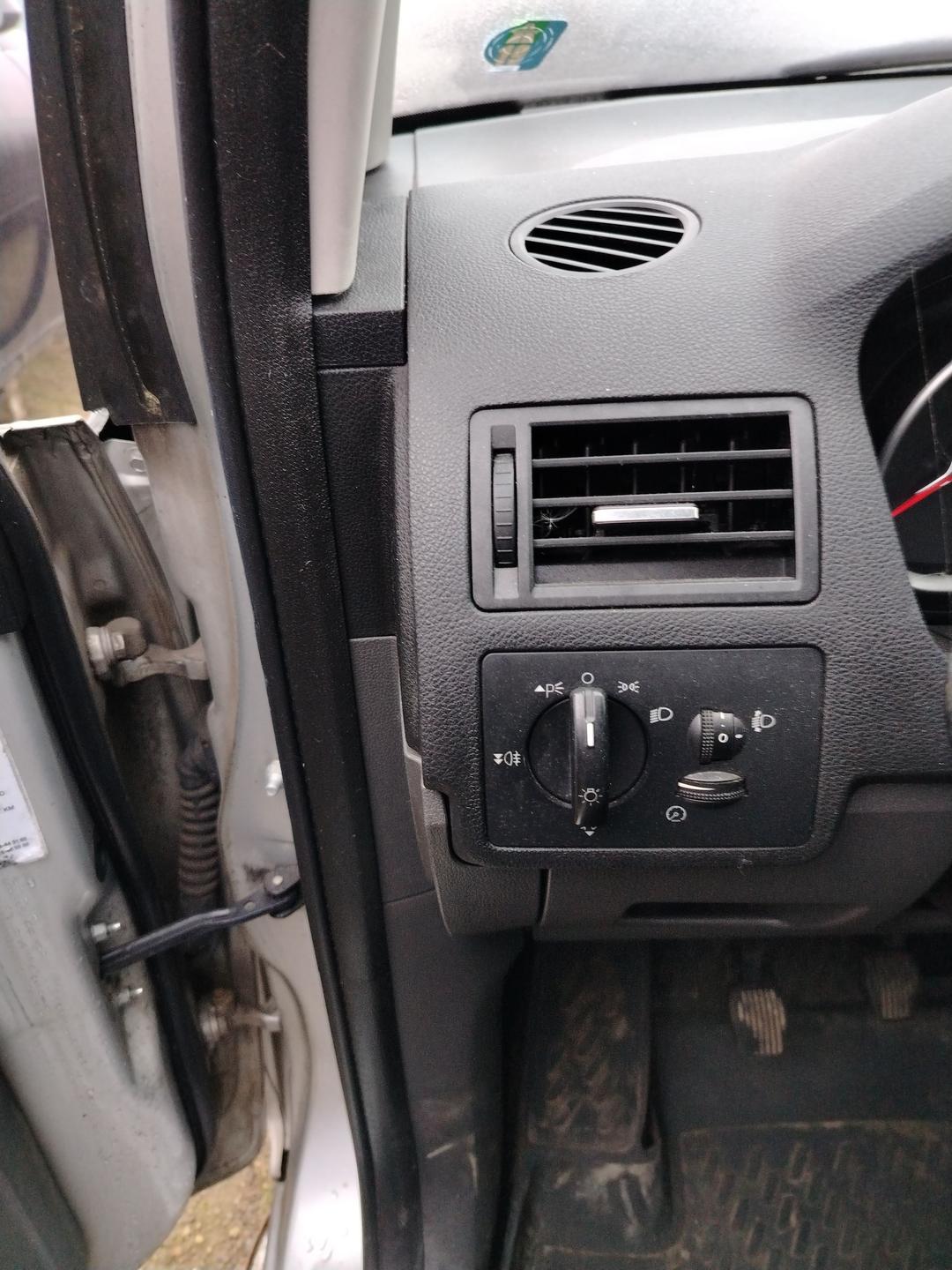 Панель передняя салона (торпедо) UHTK9H Ford C-Max купить в магазине запчастей бу