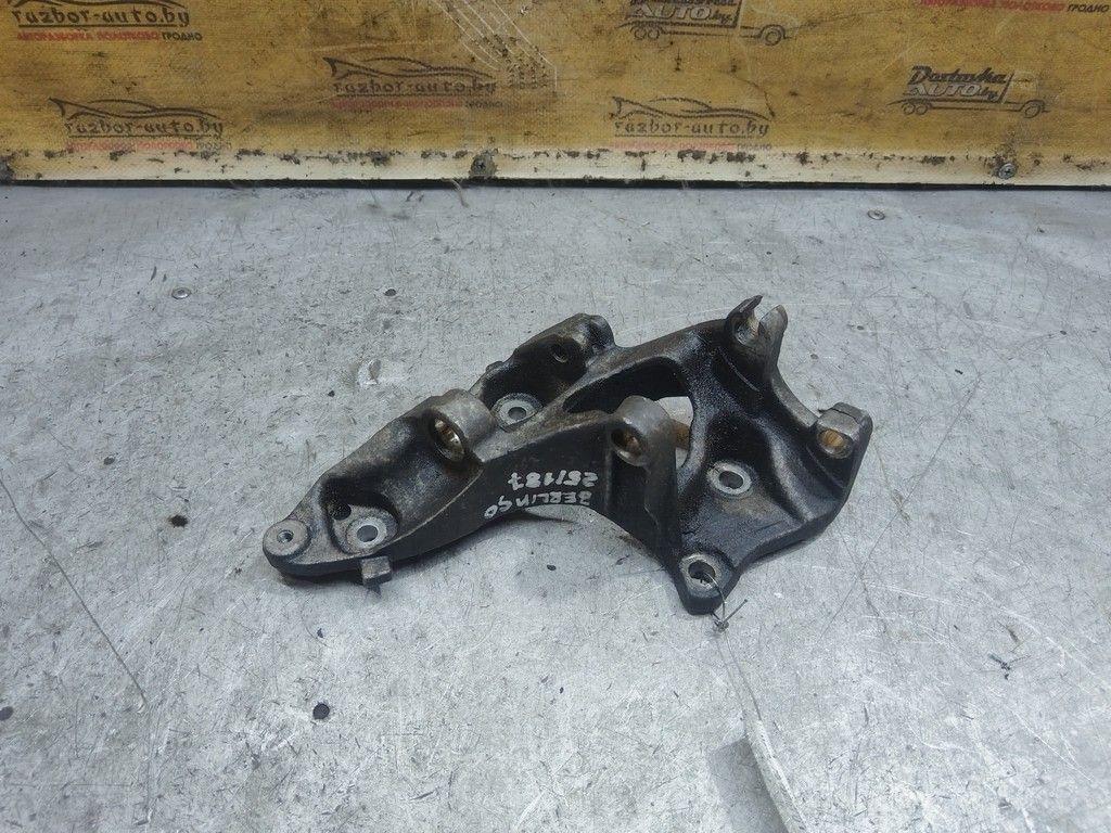 Кронштейн генератора 8PKLL5 Citroen Berlingo - Фото 1