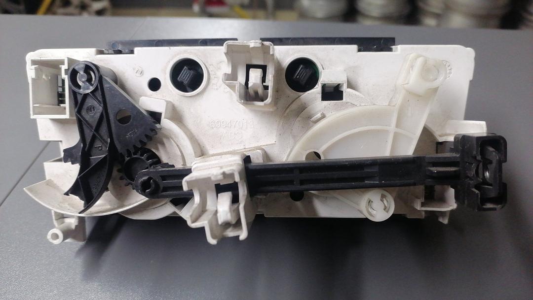 Блок управления печки/климат-контроля DKQYA1 Peugeot 308 купить