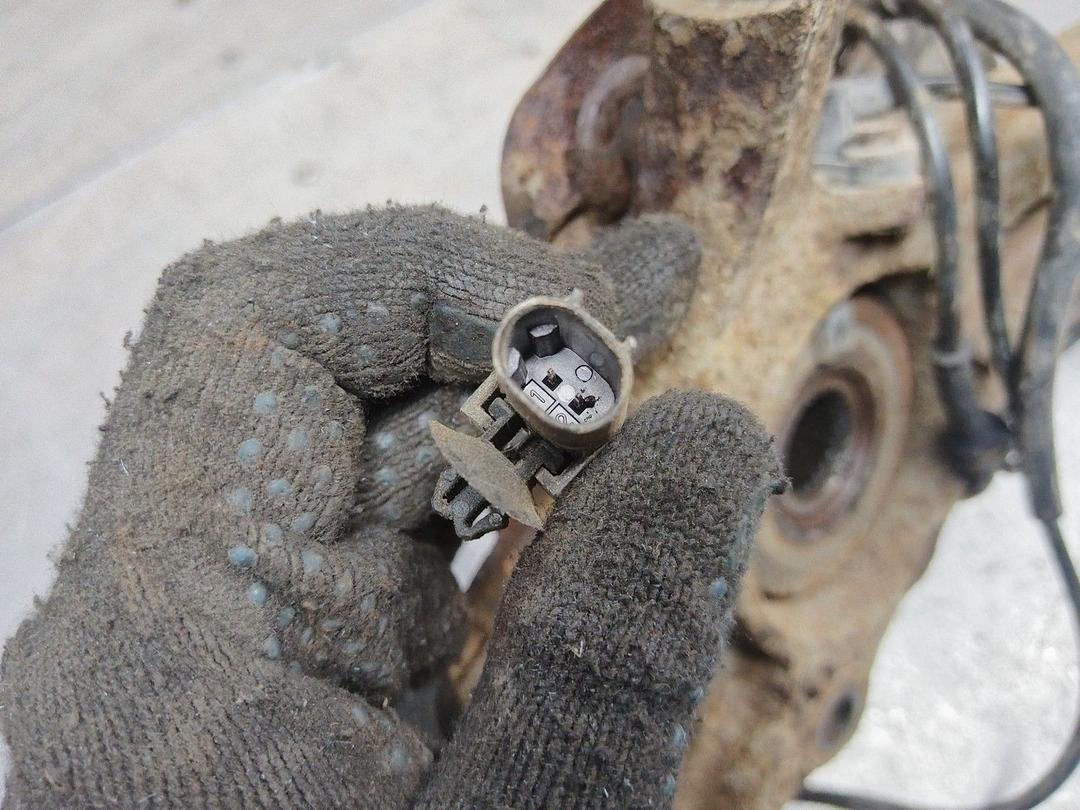 Кулак поворотный левый SL7A53 Alfa Romeo 147 - Фото 8