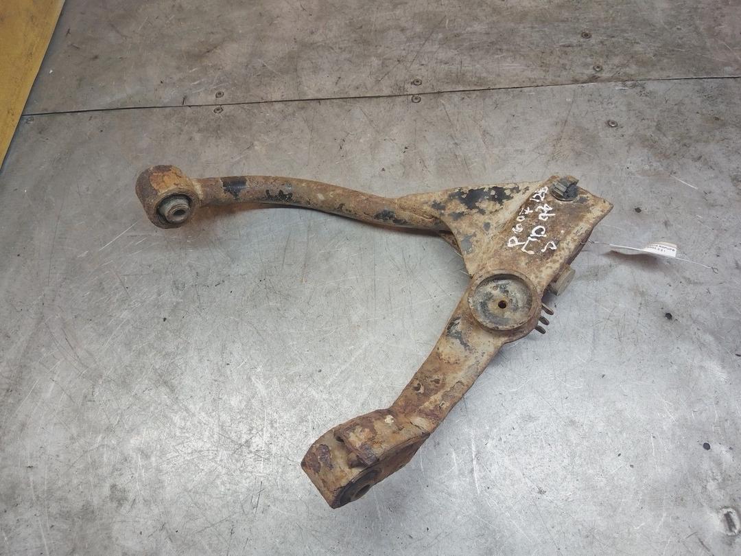 Рычаг задний правый R8PUPB Peugeot 607