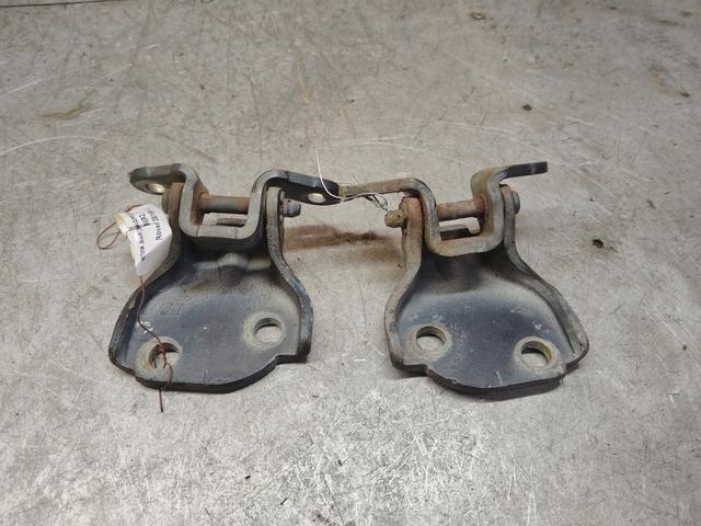 Петля двери передней правой M3BSRZ Rover 200 купить