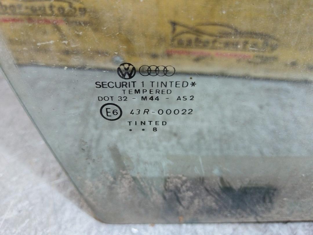 Стекло двери передней правой OGUD8V Volkswagen Passat купить