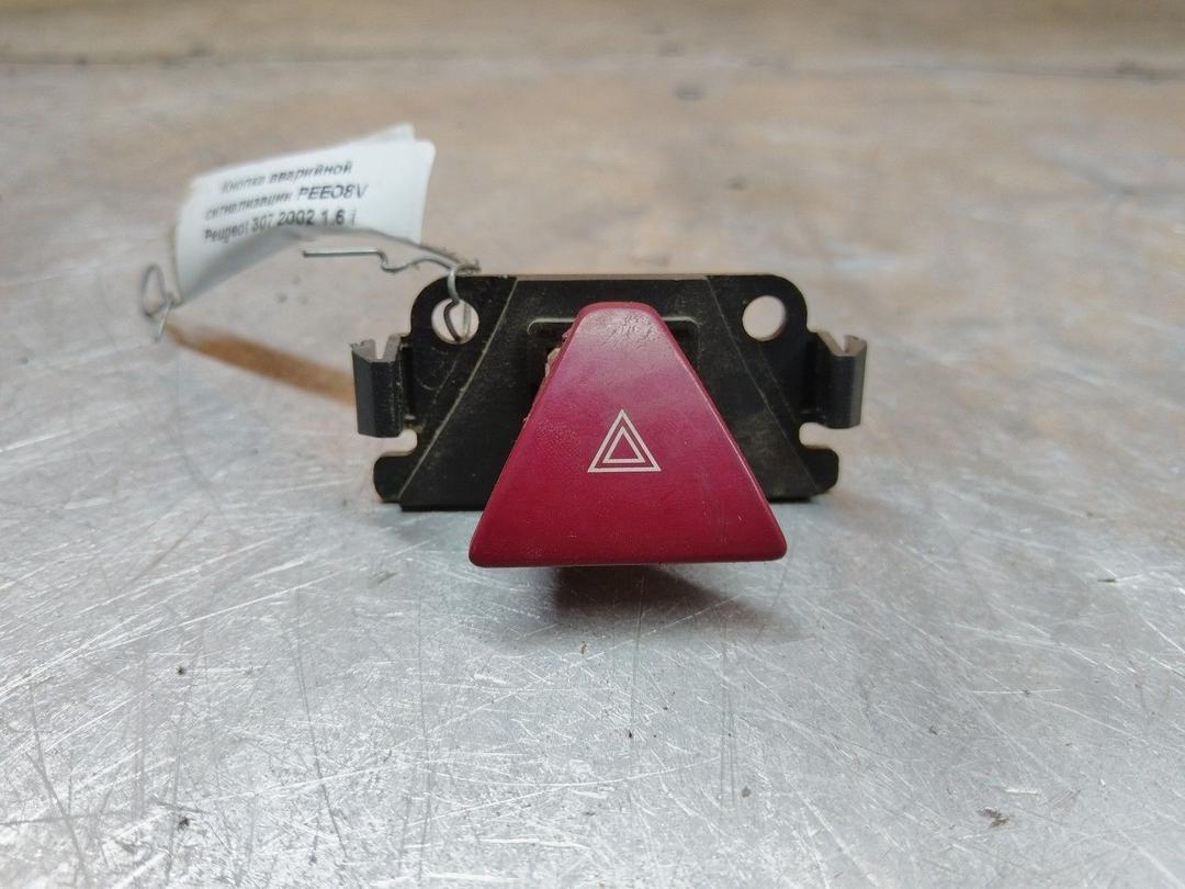 Кнопка аварийной сигнализации PEEO8V Peugeot 307 - Фото 1