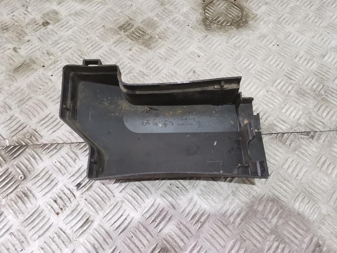 Крышка блока предохранителей LJX0JS Peugeot 406 - Фото 2