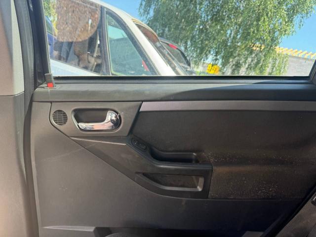 Обшивка двери задней правой (дверная карта) BE4KMS Opel Meriva