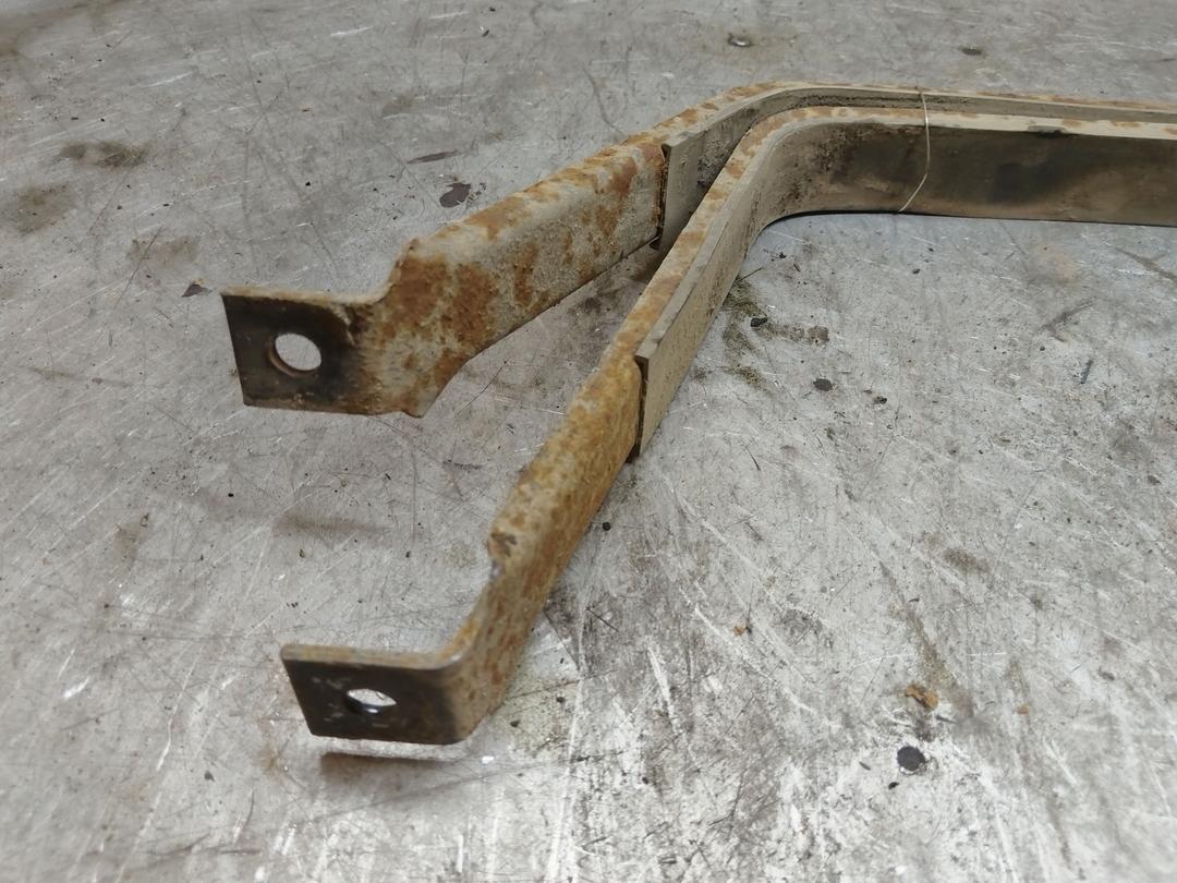 Крепление топливного бака C3TW4F Toyota Corolla купить с доставкой