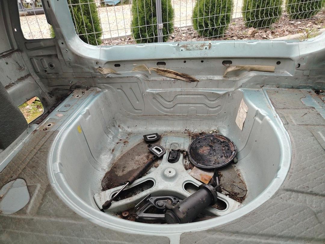 Ниша запасного колеса VWRT39 Volkswagen Passat - Фото 3