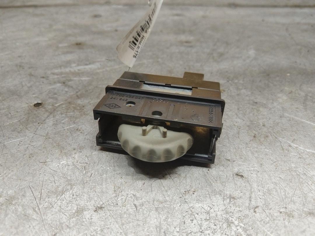 Кнопка освещения панели приборов KCPQ27 Renault Scenic RX4