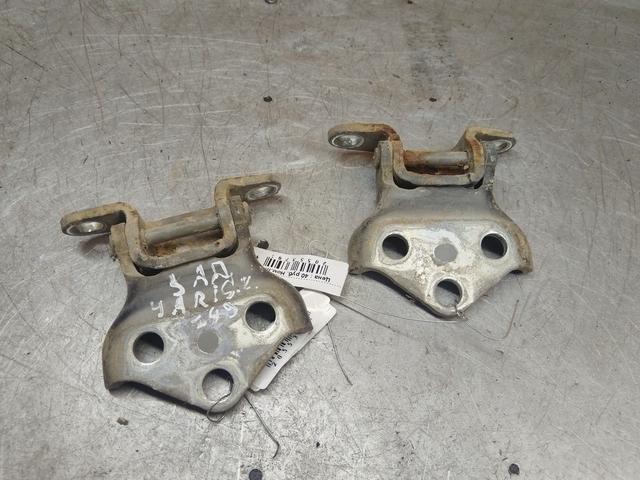 Петля крышки багажника 3NQR18 Toyota Yaris Verso купить