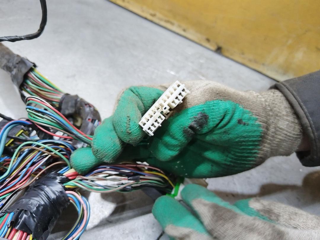 Проводка салона WDBACG Mitsubishi Carisma undefined