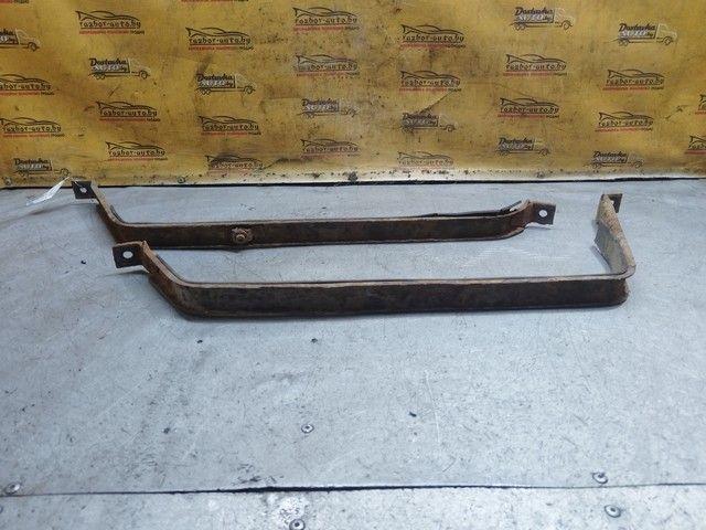 Крепление топливного бака SYP6Q8 Toyota Avensis купить в магазине запчастей бу