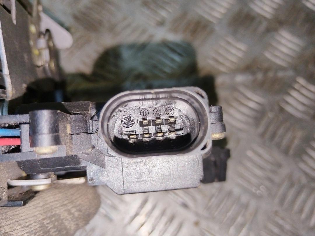 Замок двери передней правой A77PLG Audi A4 купить в магазине запчастей бу