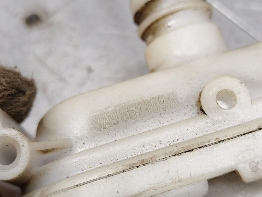 Активатор замка багажника 66PGQG Volkswagen Passat купить с доставкой