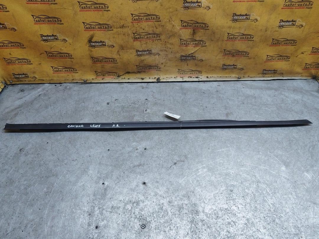 Молдинг стекла двери передней правой наружный 7NBA04 Mitsubishi Carisma