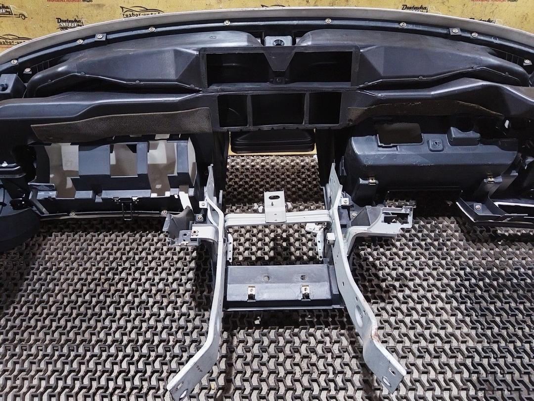 Панель передняя салона (торпедо) XF0MNO Mitsubishi Carisma undefined