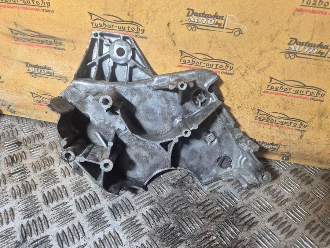 Кронштейн вискомуфты 7RY8I5 Audi A4