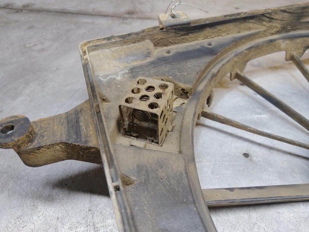 Диффузор вентилятора NJP869 Renault Scenic RX4 - Фото 2