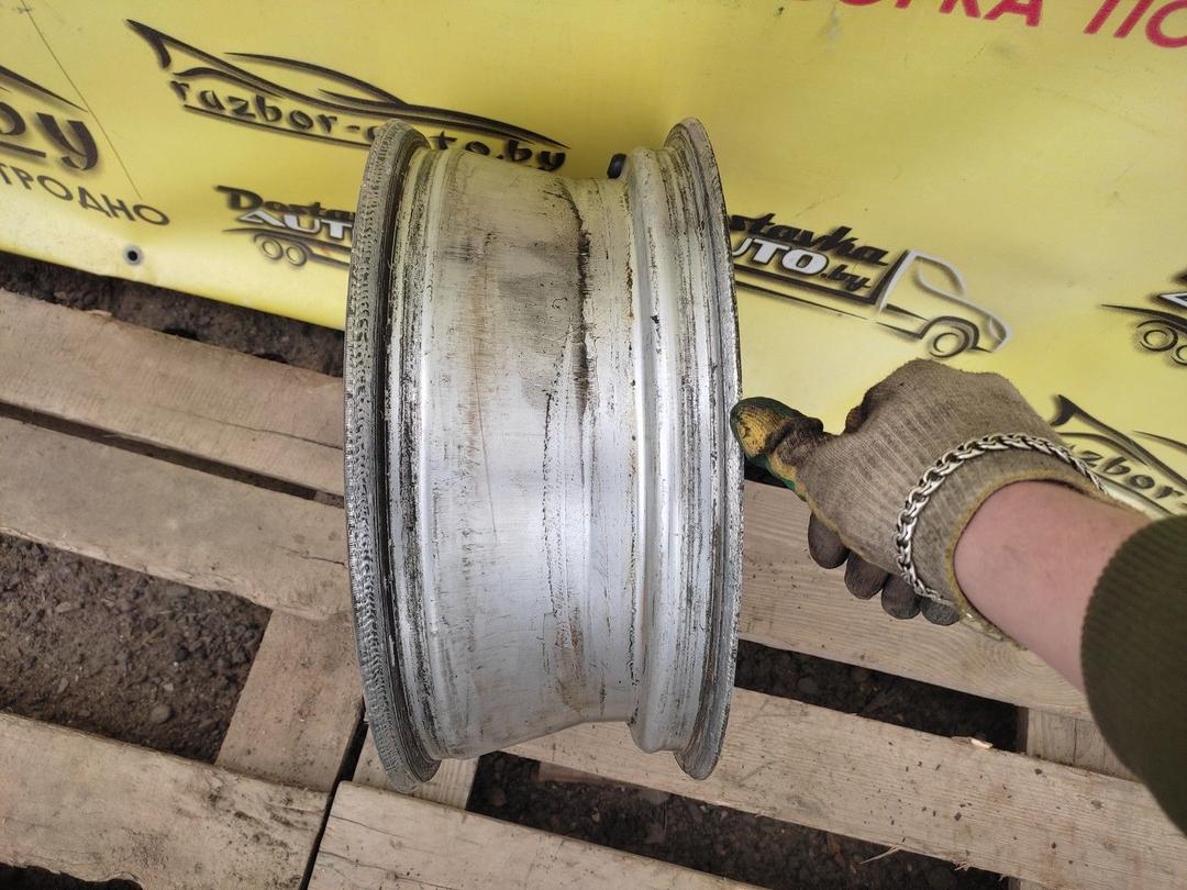 Диск литой R15, 5x112 Audi A4 1996 DNHJ49 DNHJ49 Audi A4 купить бу для вашего авто.