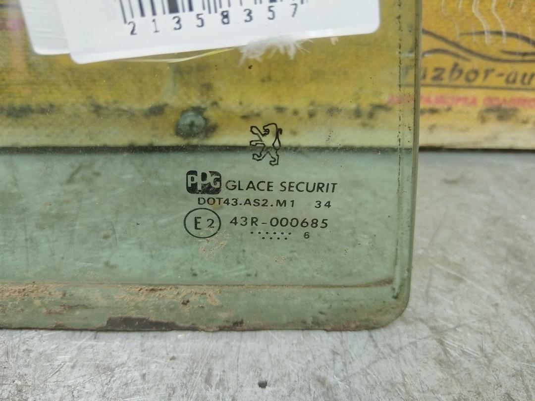 Стекло двери задней правой 572RMW Peugeot 406 - Фото 2