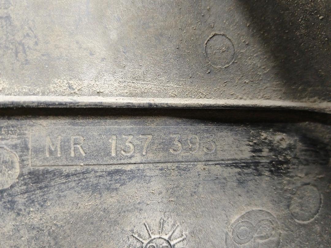 Защита арок задняя левая (подкрылок) 0T0Z1W Mitsubishi Carisma купить в магазине запчастей бу