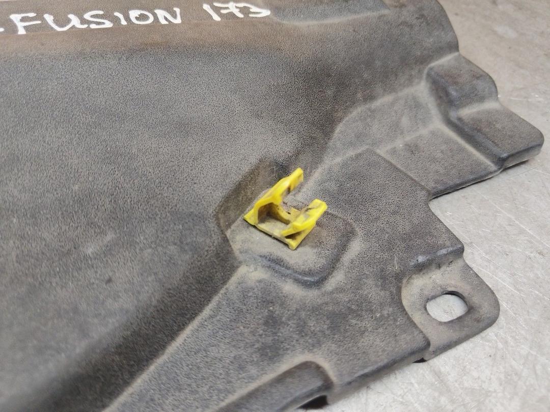 Планка под капот M93NCY Ford Fusion undefined