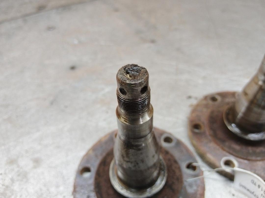 Цапфа задняя (ось ступицы) 43OCOJ Audi 80 купить