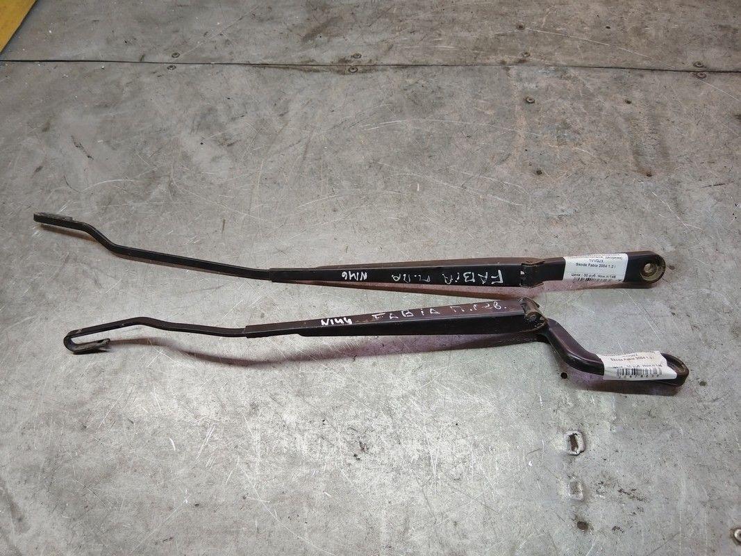 Щеткодержатель (поводок стеклоочистителя, дворник) 1VVDJX Skoda Fabia