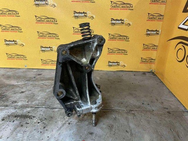 Кронштейн двигателя 90NES5 Peugeot 406 - Фото 1