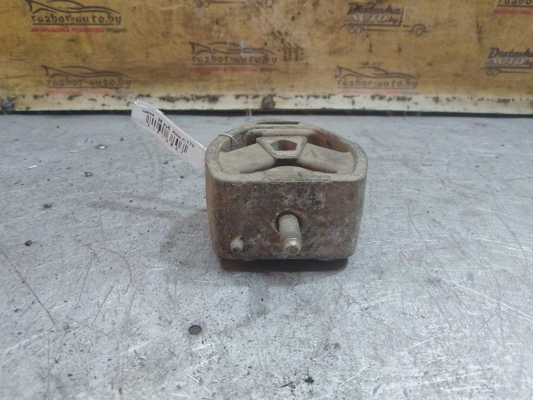 Подушка крепления КПП OO4I87 Volkswagen Passat - Фото 2