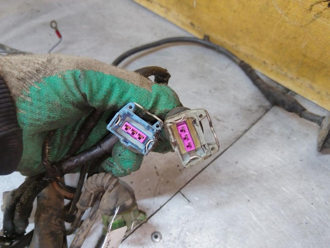 Проводка двигателя 6LEQB7 Audi A4 - Фото 3