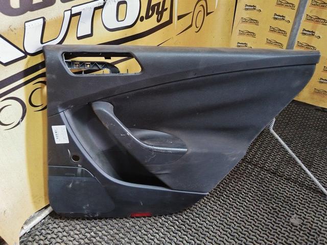 Обшивка двери задней правой (дверная карта) Z10FLR Volkswagen Passat