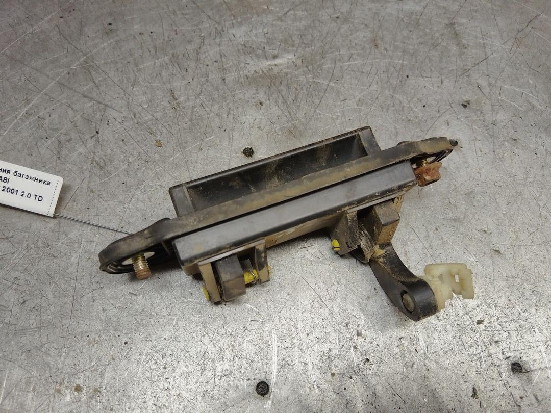 Ручка открывания багажника YM9A8I Mazda Premacy купить