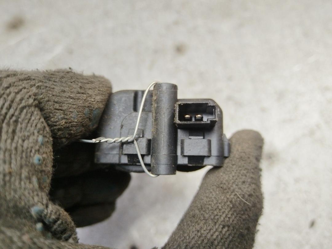 Активатор замка крышки топливного бака 9XBCB2 Saab 9-3 купить с доставкой