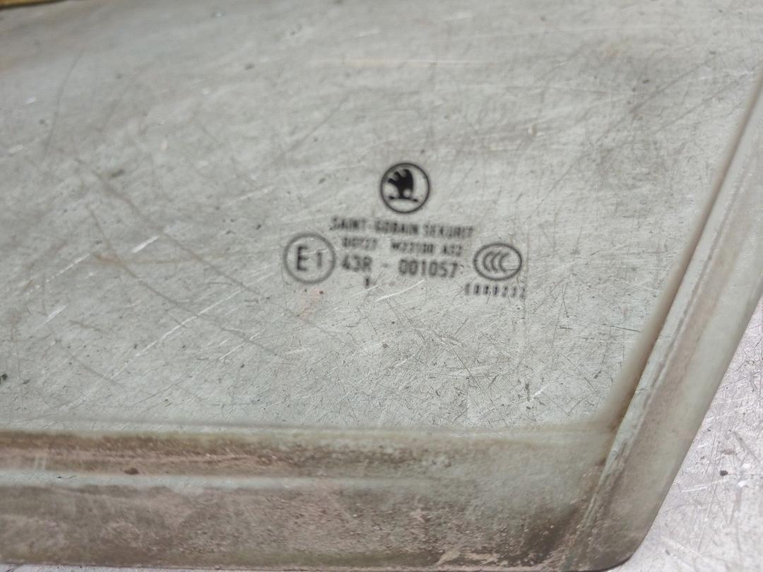 Стекло двери передней левой AX84Y5 Skoda Fabia купить